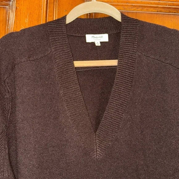 Madewell V-neck Cashmere Sweater - Picture 4 of 7